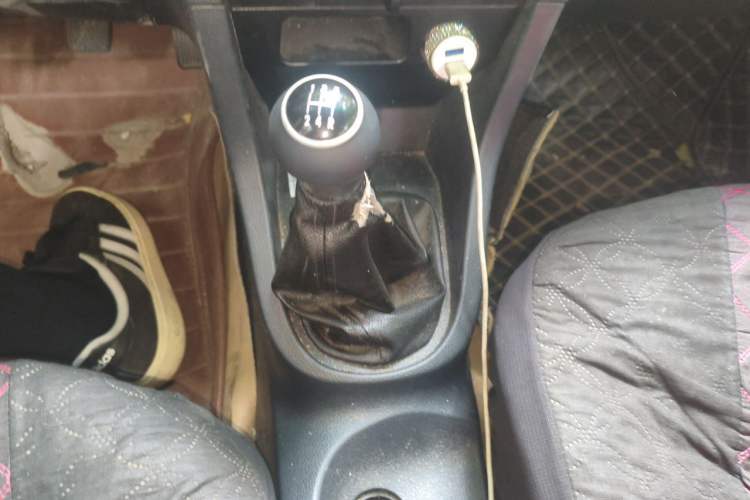 Used FAW Xiali 2012 N3 1.0L Sedan - Practical Model Gear Lever