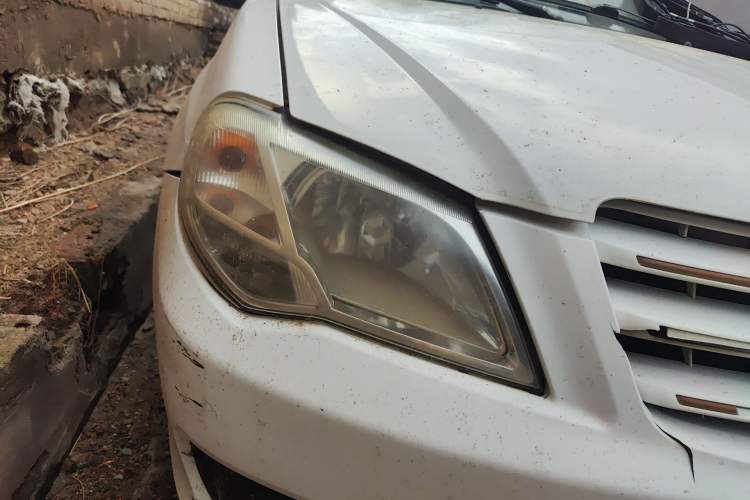 Used FAW Xiali 2012 N3 1.0L Hatchback – Practical Model Right Front Headlight