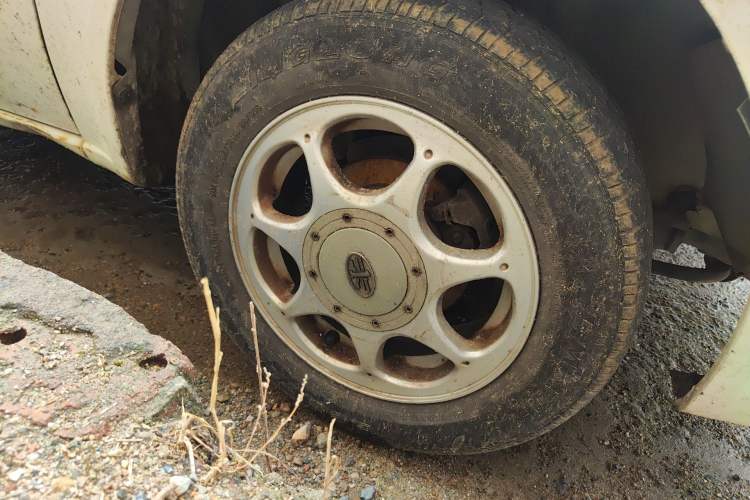 Used FAW Xiali 2012 N3 1.0L Hatchback – Practical Model Right Front Wheel Hub