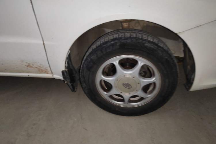 Used FAW Xiali 2012 N3 1.0L Sedan - Practical Model Right Front Wheel Hub