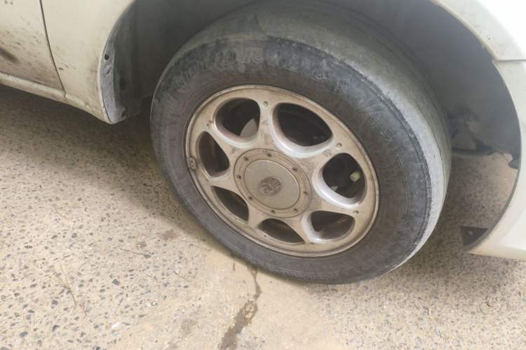 Used FAW Xiali 2012 N3 1.0L Sedan - Practical Model Right Front Wheel Hub