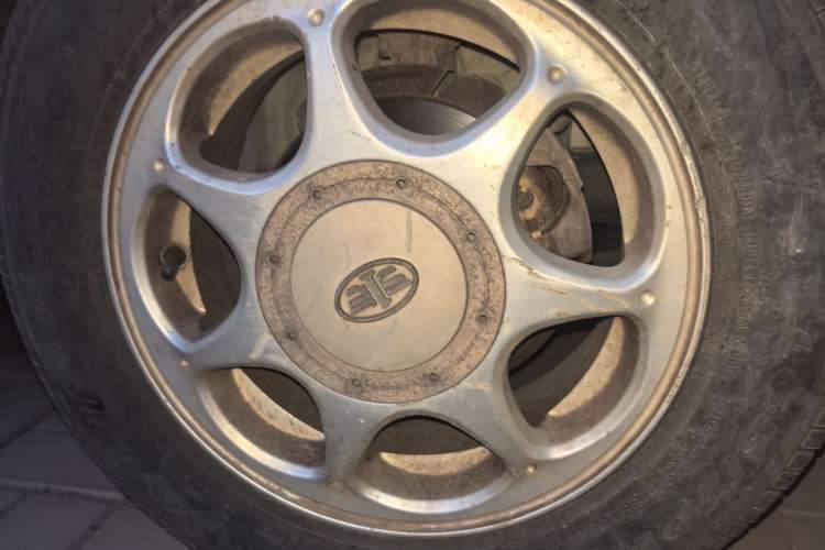Used FAW Xiali 2012 N3 1.0L Hatchback – Practical Model Right Front Wheel Hub
