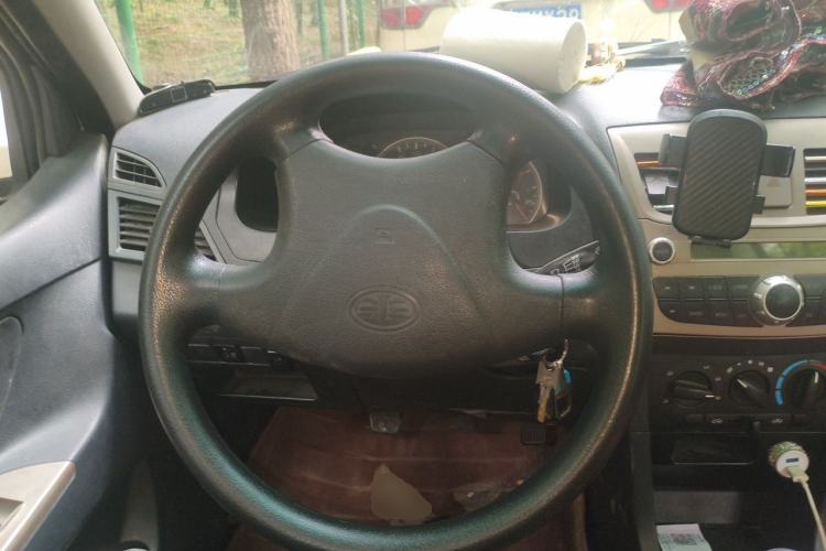 Used FAW Xiali 2012 N3 1.0L Sedan - Practical Model Steering Wheel