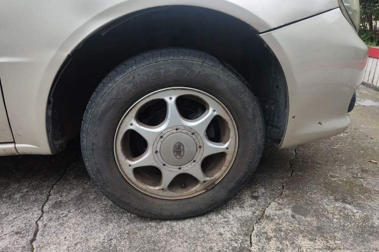 Used FAW Xiali 2012 N3 1.0L Sedan - Practical Model Right Front Wheel Hub