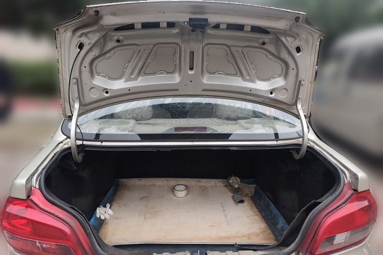 Used FAW Xiali 2012 N3 1.0L Sedan - Practical Model Trunk