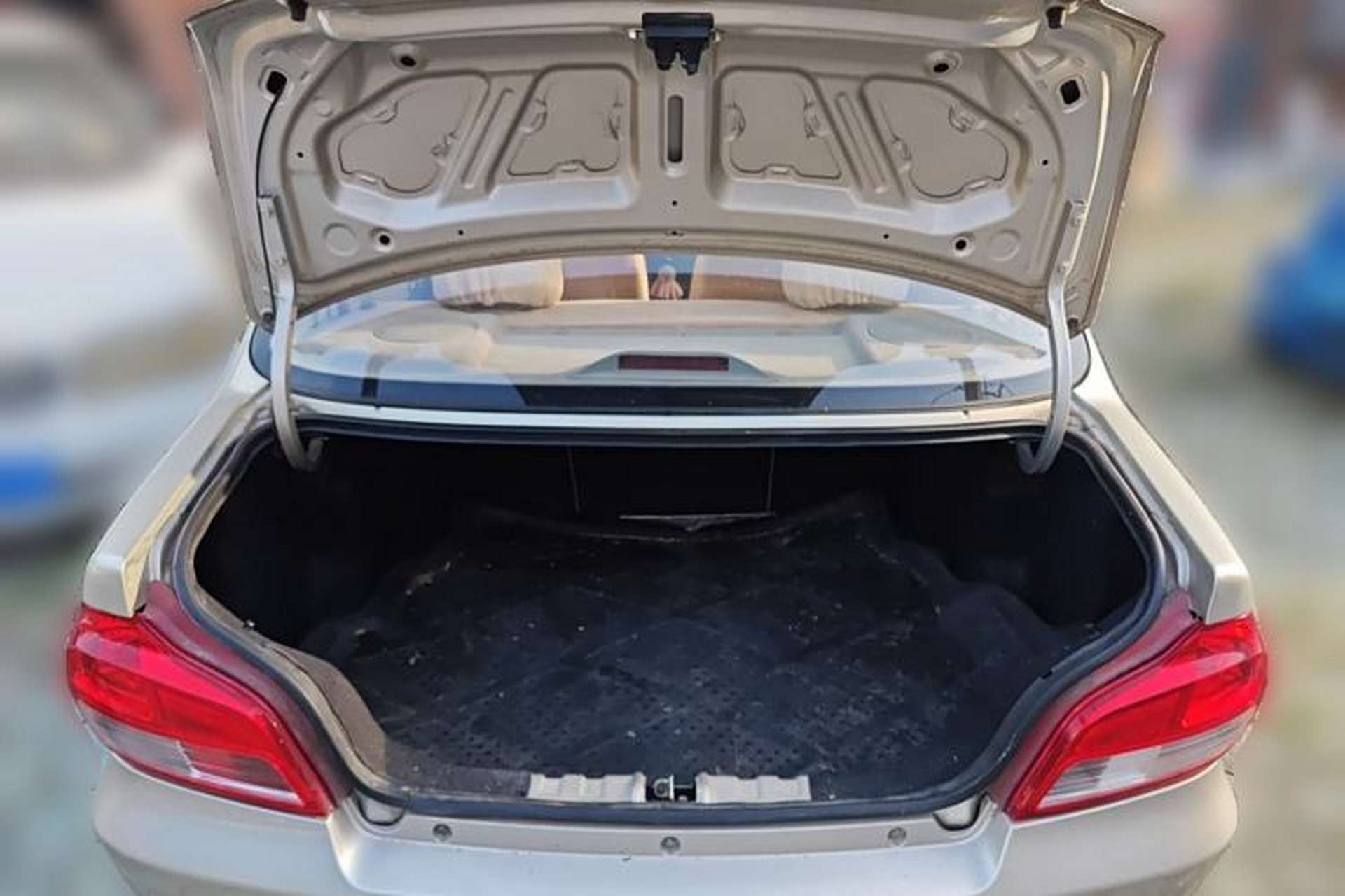 Used FAW Xiali 2012 N3 1.0L Sedan - Practical Model Trunk
