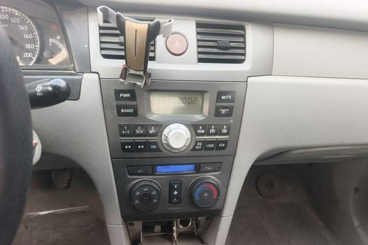 Used FAW Xiali N5 2010 1.0L Manual Standard Edition Audio And AC Panel