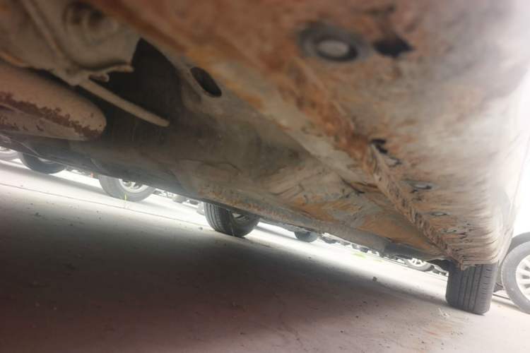 Used FAW Xiali N5 2010 1.0L Manual Standard Edition Chassis Rear Right