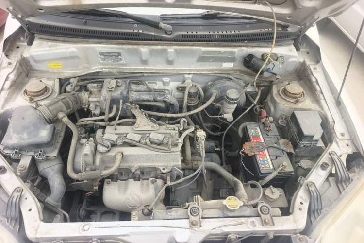 Used FAW Xiali N5 2010 1.0L Manual Standard Edition Engine Bay