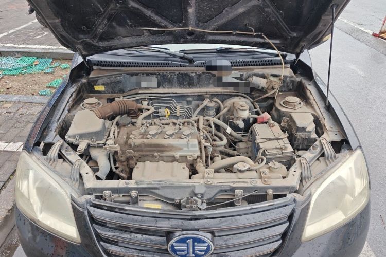 Used FAW Xiali N5 2011 1.3L Manual Luxury Edition Engine Bay