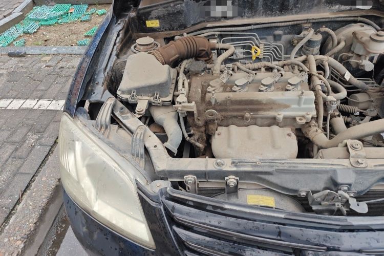 Used FAW Xiali N5 2011 1.3L Manual Luxury Edition Engine Bay Right