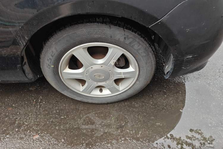 Used FAW Xiali N5 2011 1.3L Manual Luxury Edition Right Front Wheel Hub