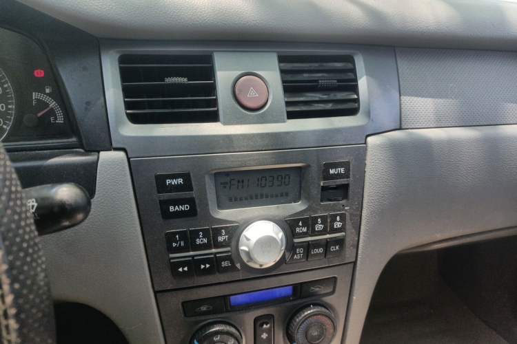 Used FAW Xiali N5 2011 1.3L Manual Luxury Edition Audio And AC Panel