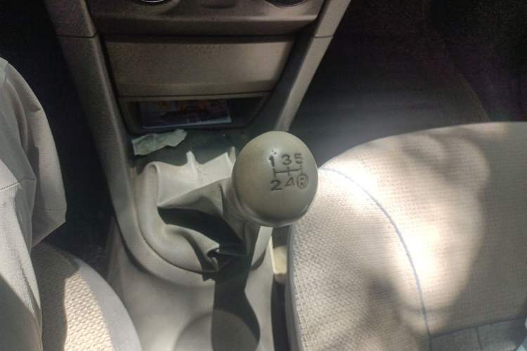 Used FAW Xiali N5 2011 1.3L Manual Luxury Edition Gear Lever