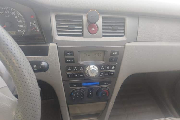 Used FAW Xiali N5 2011 1.3L Manual Standard Edition Audio And AC Panel