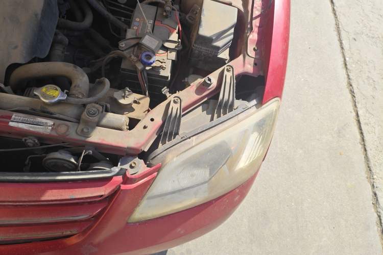 Used FAW Xiali N5 2011 1.3L Manual Luxury Edition Engine Bay Left