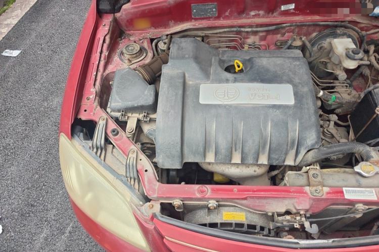 Used FAW Xiali N5 2011 1.3L Manual Luxury Airbag Version Engine Bay Right