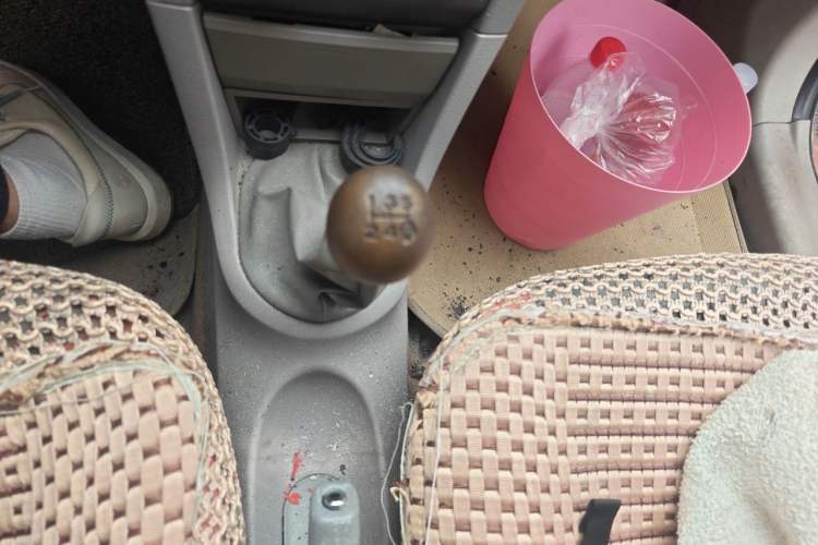 Used FAW Xiali N5 2011 1.3L Manual Luxury Airbag Version Gear Lever