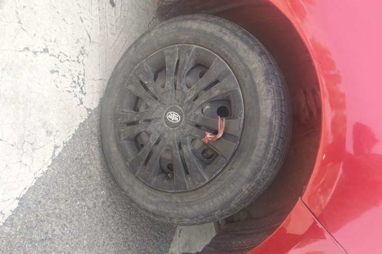 Used FAW Xiali N5 2011 1.3L Manual Standard Edition Right Front Wheel Hub