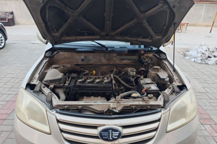 Used FAW Xiali N5 2011 1.3L Manual Luxury Edition Engine Bay