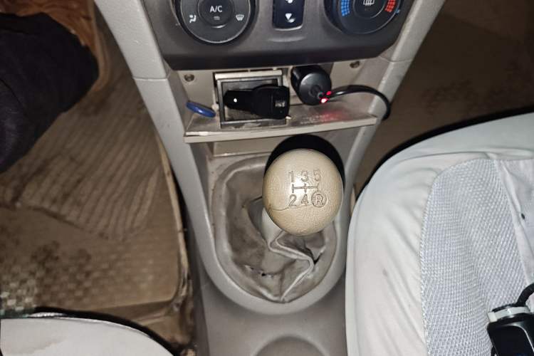 Used FAW Xiali N5 2011 1.0L Manual Standard Edition Gear Lever
