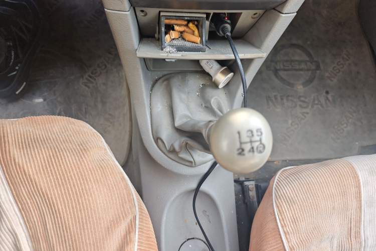 Used FAW Xiali N5 2011 1.3L Manual Standard Edition Gear Lever