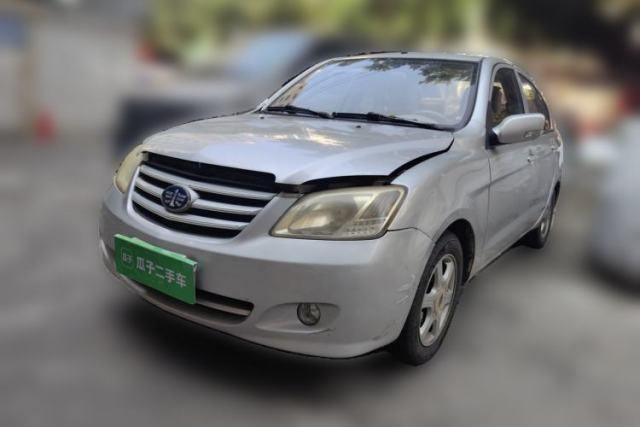 FAW Xiali N5 2011 1.3L Manual Luxury Edition usado