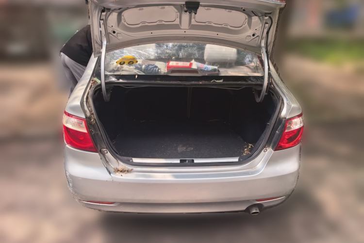 Used FAW Xiali N5 2011 1.3L Manual Luxury Airbag Version Trunk