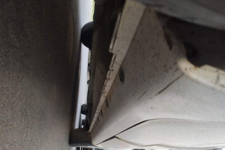 Used FAW Xiali N5 2011 1.3L Manual Standard Edition Chassis Rear Right