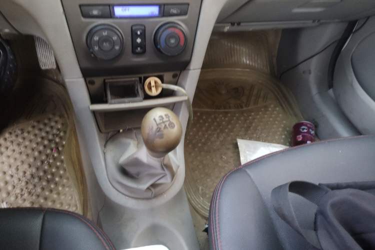 Used FAW Xiali N5 2011 1.3L Manual Standard Edition Gear Lever