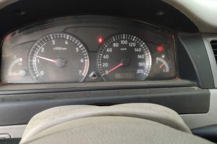 Used FAW Xiali N5 2011 1.3L Manual Standard Edition Odometer Close Up