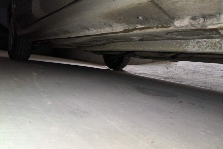 Used FAW Xiali N5 2011 1.3L Manual Standard Edition Chassis Front Right