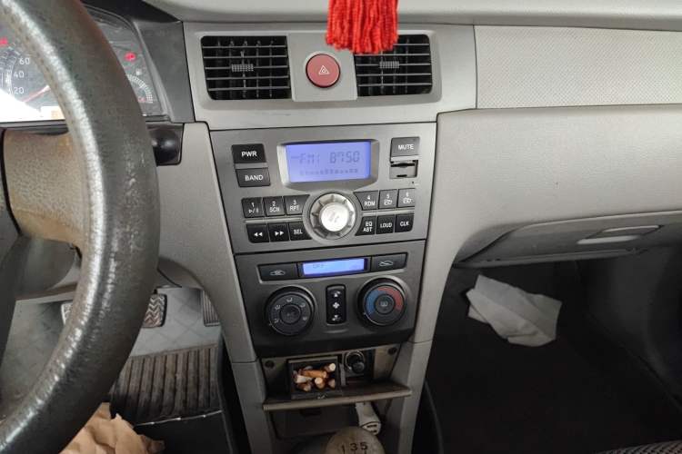 Used FAW Xiali N5 2013 1.3L Manual Luxury Model Audio And AC Panel