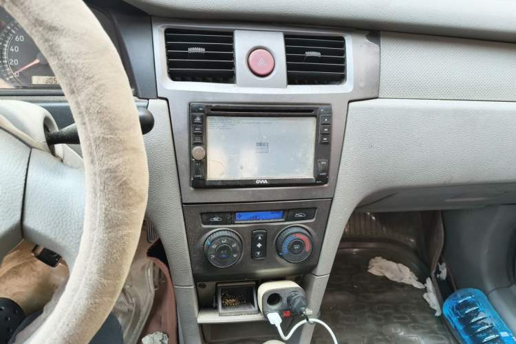 Used FAW Xiali N5 2013 1.3L Manual Luxury Model Audio And AC Panel