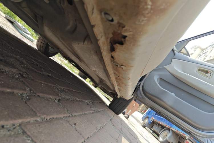 Used FAW Xiali N5 2013 1.3L Manual Standard Edition Chassis Rear Right
