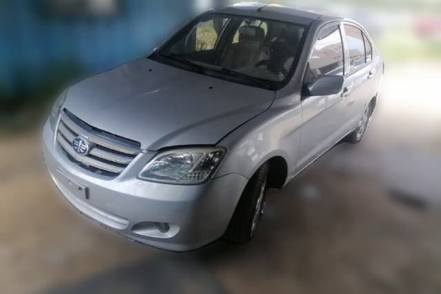 FAW Xiali N5 2013 1.3L Manual Luxury Model مستعملة