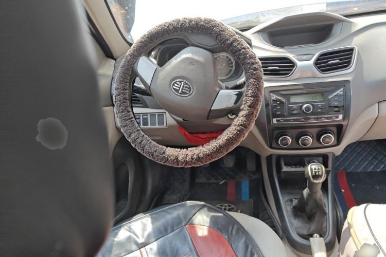 Used FAW Xiali N5 2013 1.3L Manual Standard Edition Steering Wheel