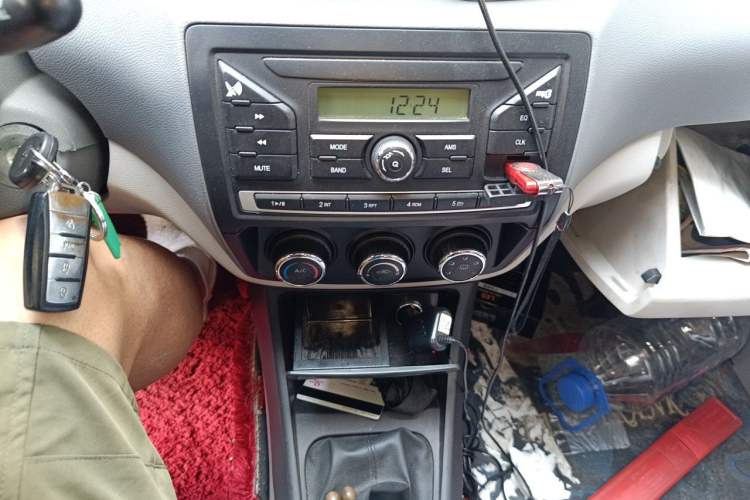 Used FAW Xiali N5 2014 1.0L Manual Comfort Model Audio And AC Panel