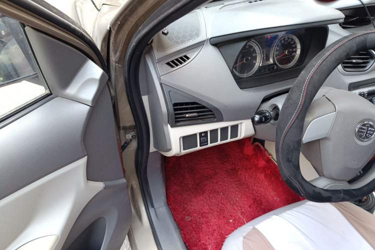Used FAW Xiali N5 2014 1.0L Manual Comfort Model Driver Seat