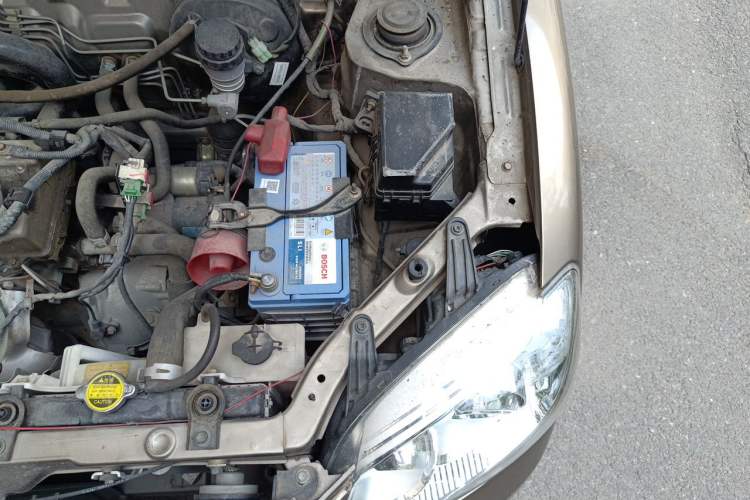 Used FAW Xiali N5 2014 1.0L Manual Comfort Model Engine Bay Left