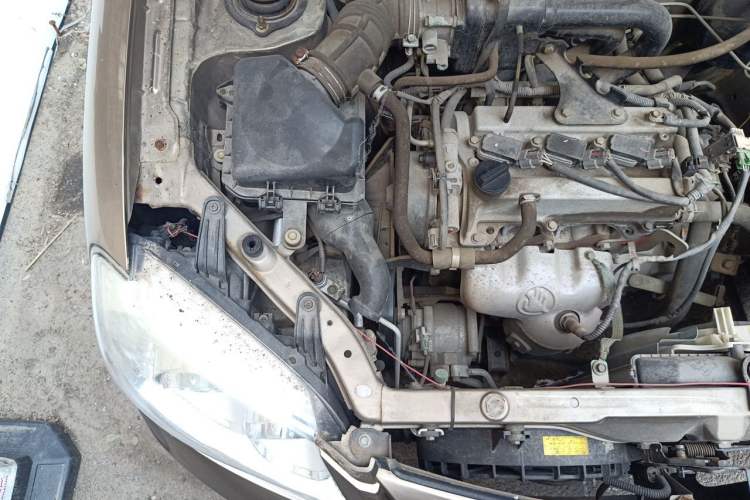 Used FAW Xiali N5 2014 1.0L Manual Comfort Model Engine Bay Right