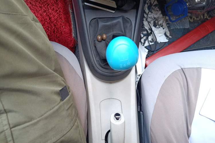 Used FAW Xiali N5 2014 1.0L Manual Comfort Model Gear Lever