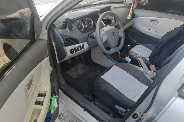 Used FAW Xiali N5 2014 1.3L Manual Comfort Version Driver Seat