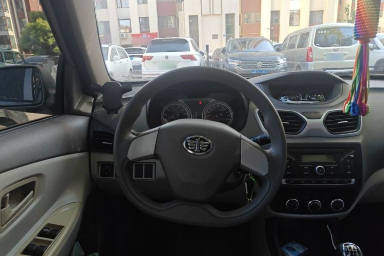 Used FAW Xiali N5 2014 1.3L Manual Comfort Version Steering Wheel