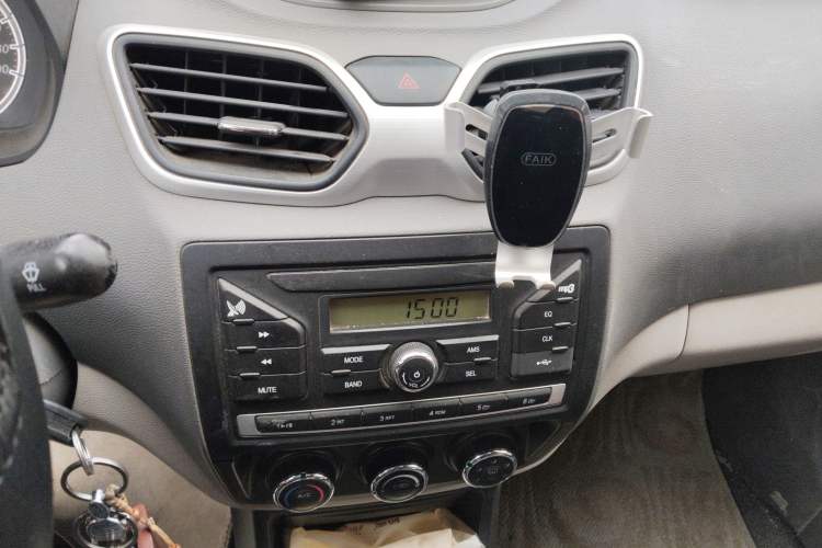 Used FAW Xiali N5 2014 1.3L Manual Luxury Version Audio And AC Panel