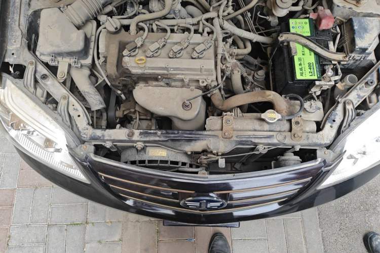 Used FAW Xiali N5 2014 1.3L Manual Smart Fuel-Efficient Luxury Model Engine Bay