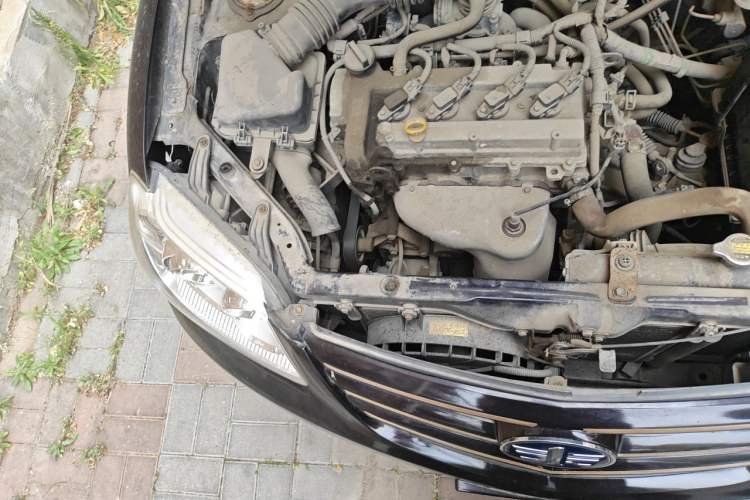 Used FAW Xiali N5 2014 1.3L Manual Smart Fuel-Efficient Luxury Model Engine Bay Right