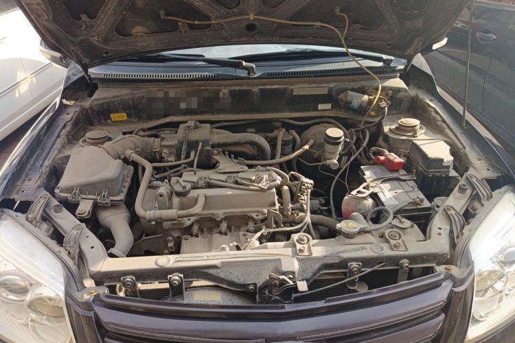 Used FAW Xiali N5 2014 1.0L Manual Standard Edition Engine Bay