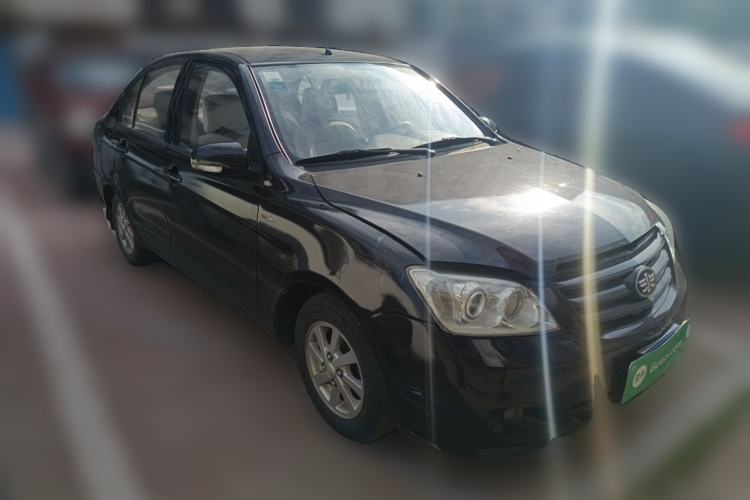 Used FAW Xiali N5 2014 1.0L Manual Standard Edition Front Right 45 Deg