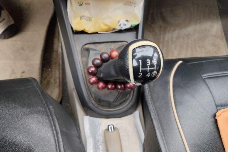 Used FAW Xiali N5 2014 1.3L Manual Luxury Version Gear Lever